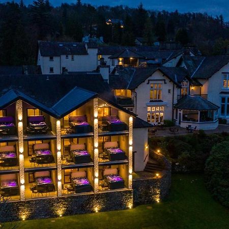 Burnside Hotel&Spa Bowness-on-Windermere Exterior foto The hotel at night