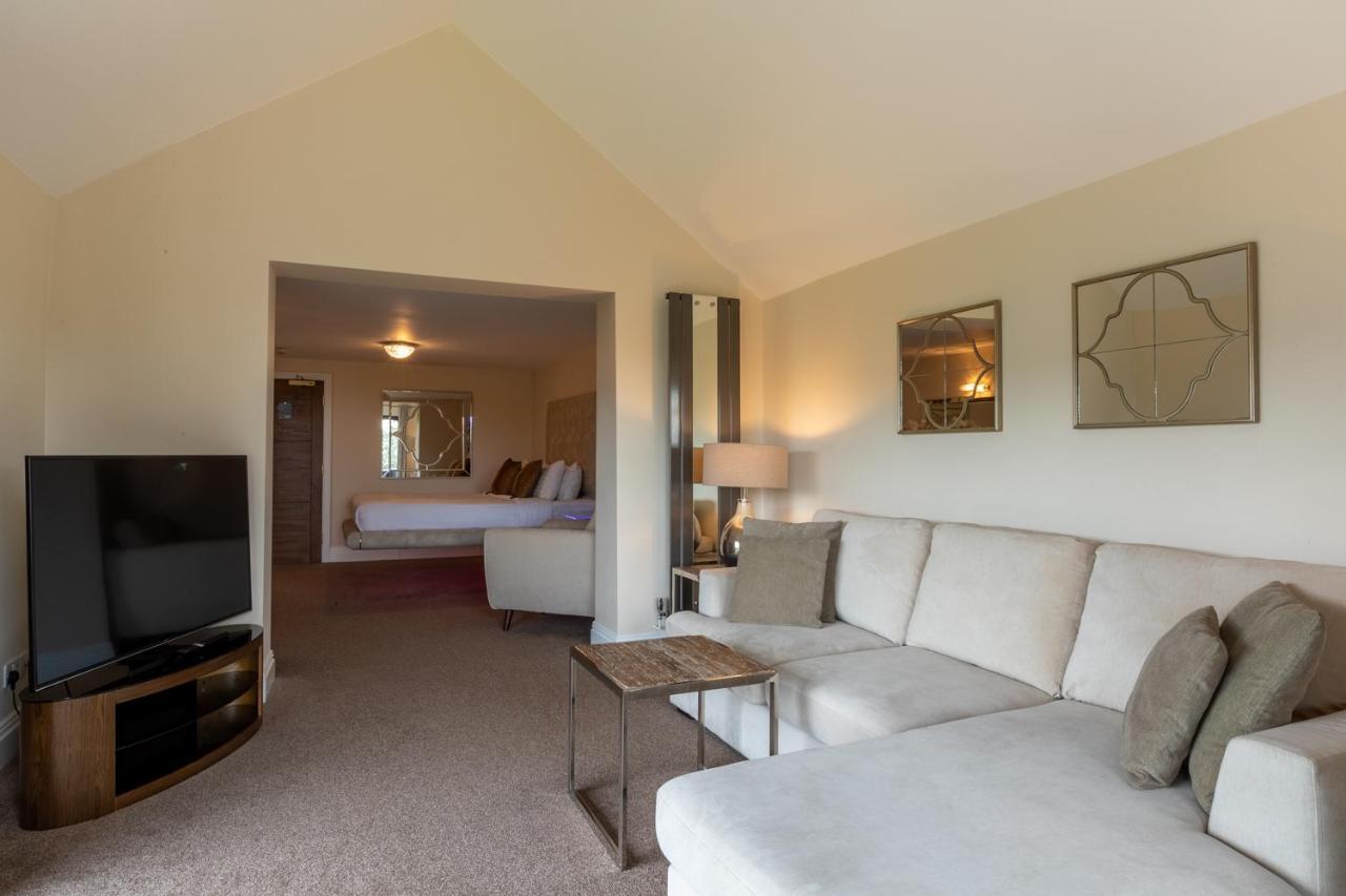 Burnside Hotel&Spa Bowness-on-Windermere Exterior foto A suite at the Inn at the Opera