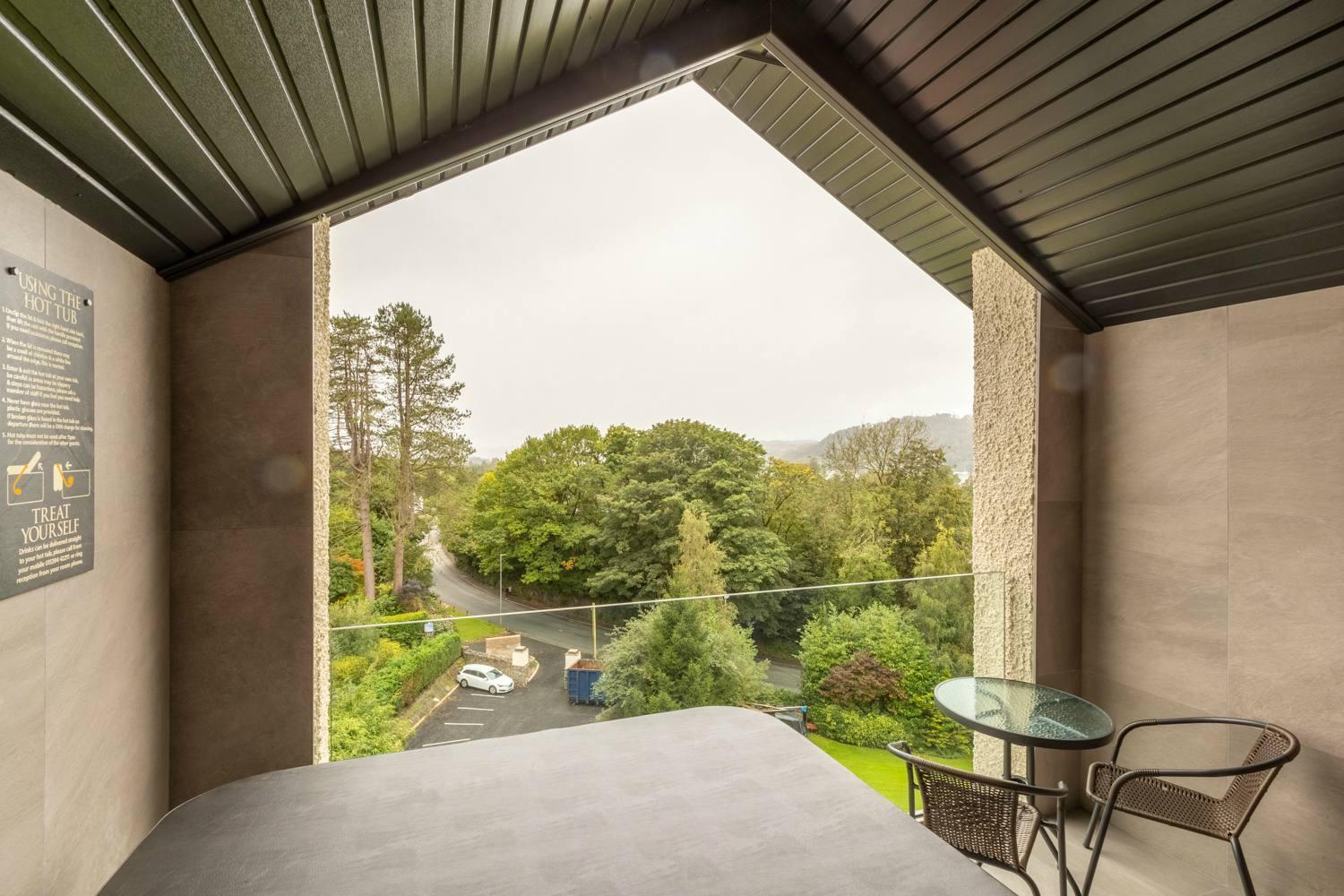 Burnside Hotel&Spa Bowness-on-Windermere Zimmer foto The view from the balcony of a typical apartment