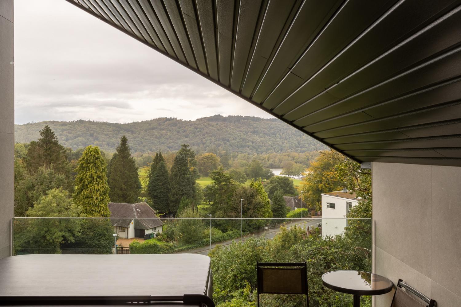 Burnside Hotel&Spa Bowness-on-Windermere Zimmer foto View from the balcony of a guest room